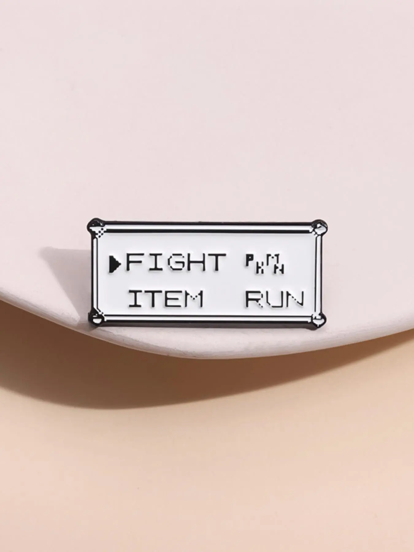 Men Accessories All - Broche con Patrón de Letras, Broche