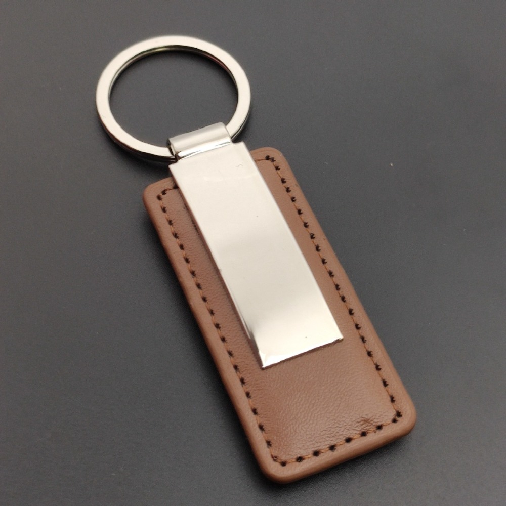 Llavero de cuero con placa de  - Men Accessories All reseña y precio